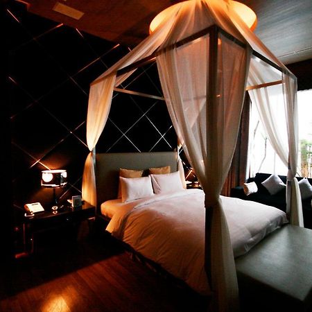 The Yorker Deluxe Motel Таоуан Екстериор снимка