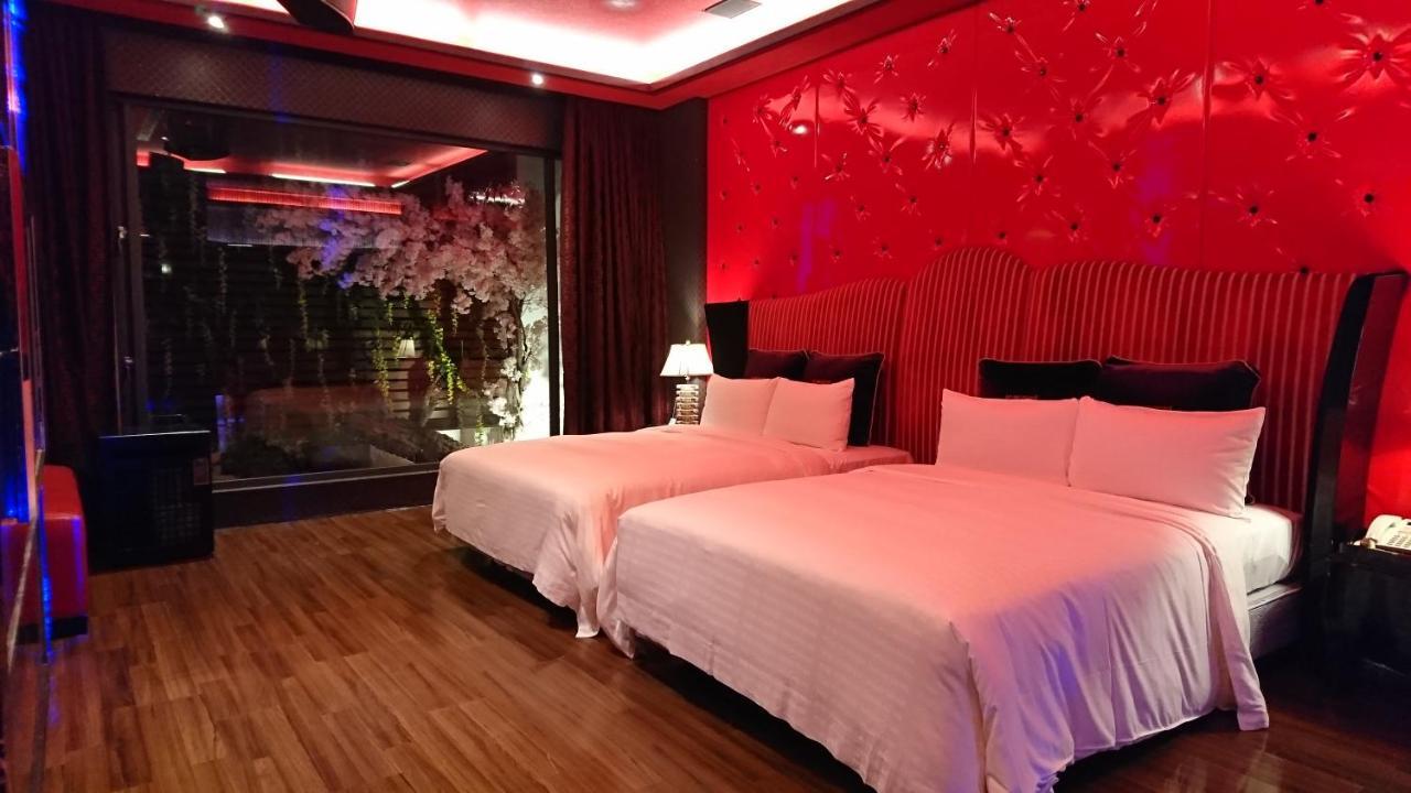 The Yorker Deluxe Motel Таоуан Екстериор снимка