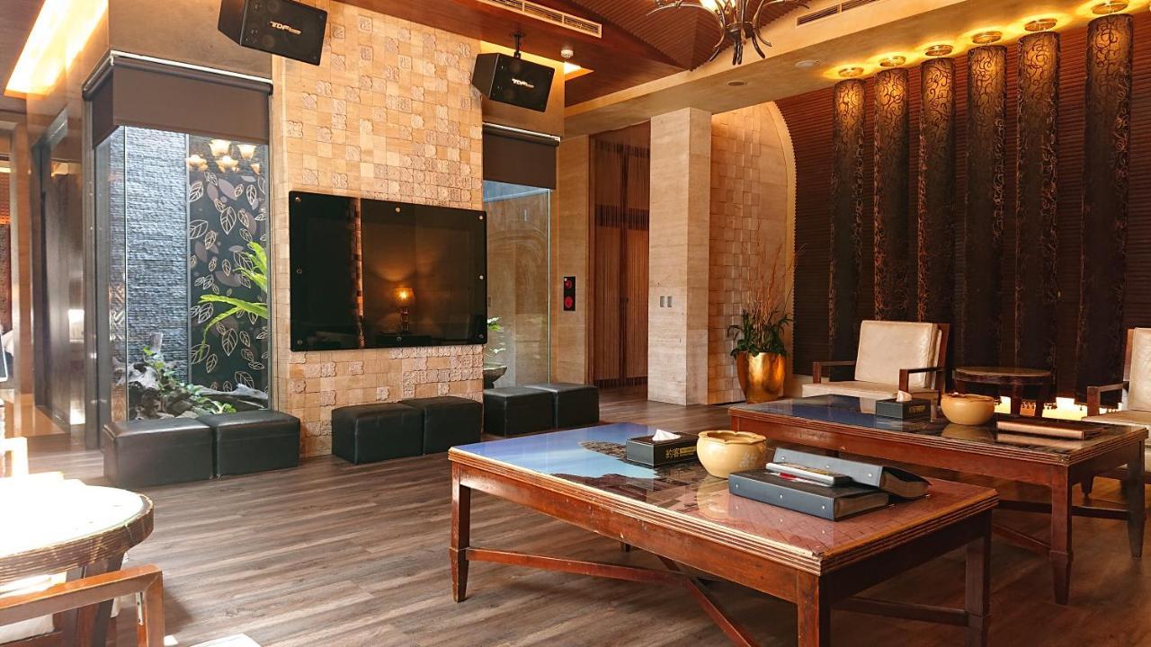 The Yorker Deluxe Motel Таоуан Екстериор снимка